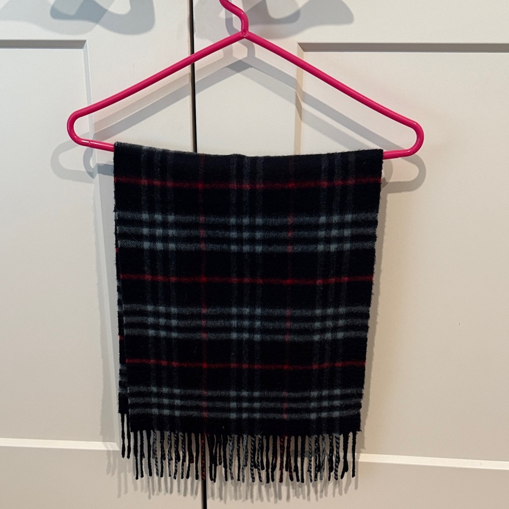 Burberry Cashmere Scarf in Dark Navy and Red Plaid